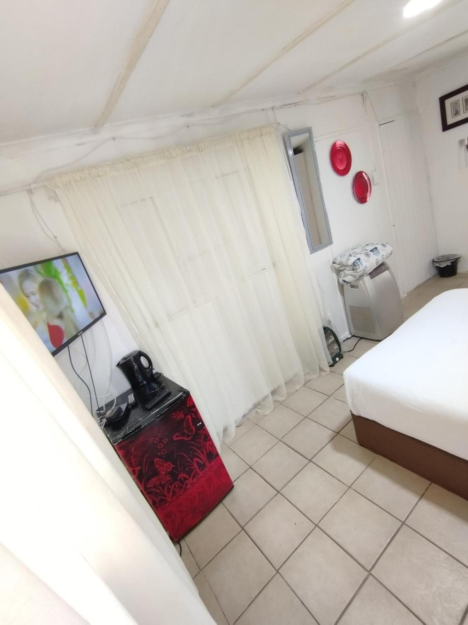Chikos Apartment